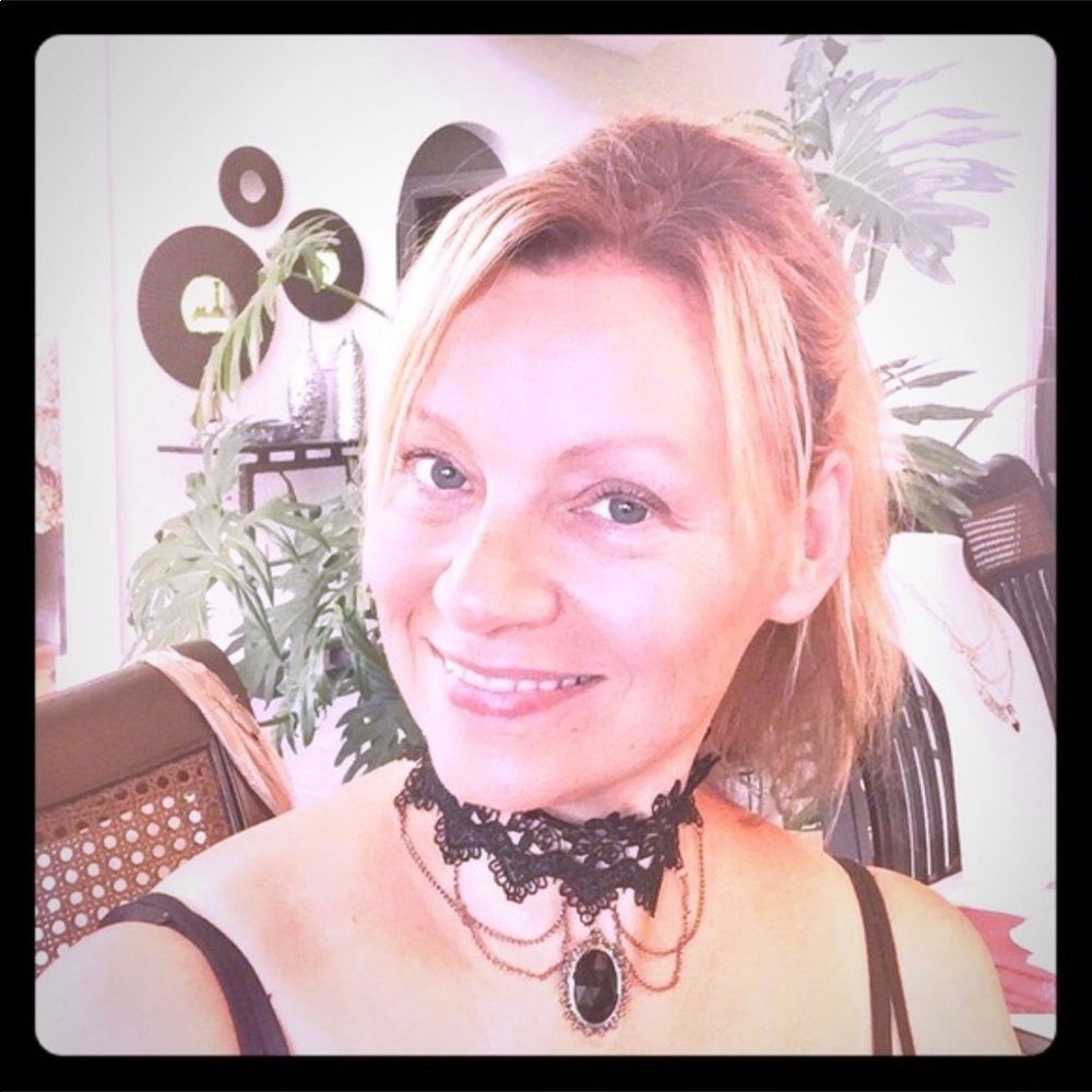 Black Lace‎ Acrylic Gem Silver Tone Chain Choker Necklace